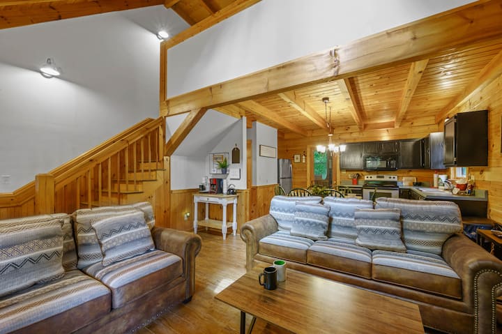July Discounts*dogfriendly*hottub*dollywood*ripken - Pigeon Forge, TN