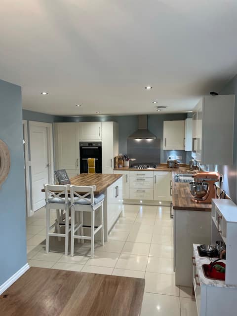 4 Bedroom home for Silverstone Weekend Events