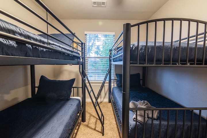 Ორსართულიანი საწოლები