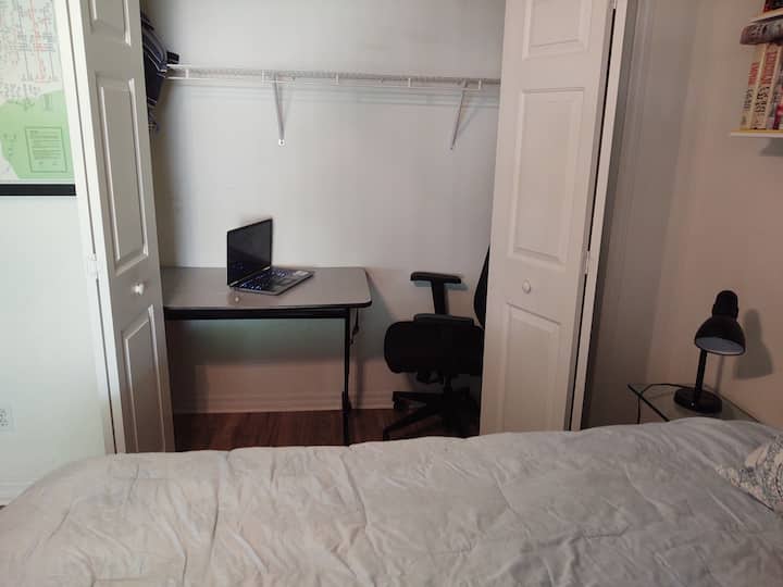 Lieu de travail avec  un ordinateur