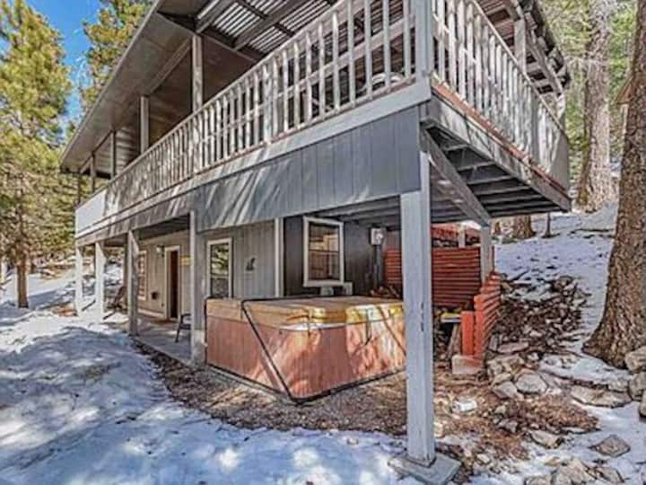 Cozy 3/2 w/hot tub in the Village of Cloudcroft Houses for Rent in