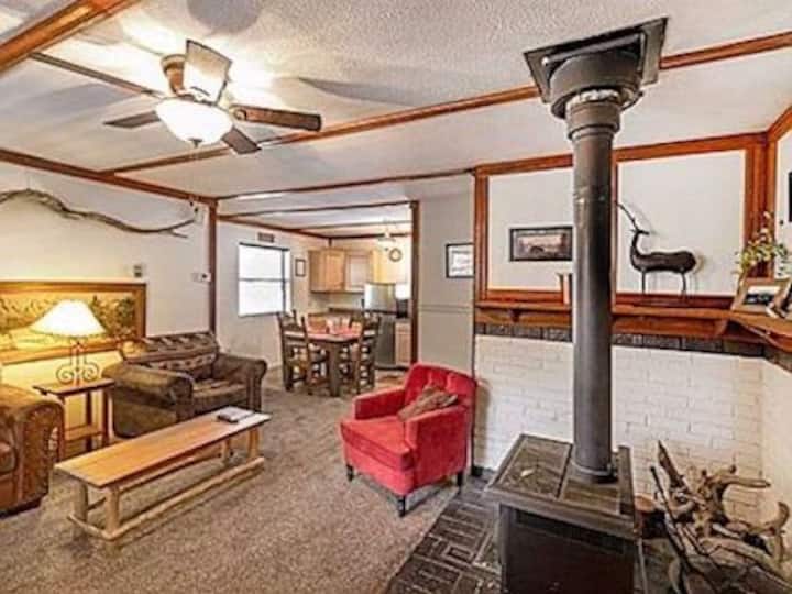 4 Best Cabins With Hot Tub In Cloudcroft, New Mexico Updated 2024