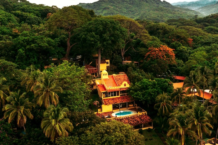 La Perla Vacation Rentals & Homes - La Libertad Department, El Salvador |  Airbnb