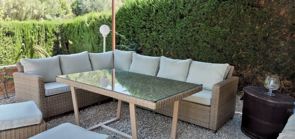 Agradable casa rural con piscina y gran jardín gallery image 5