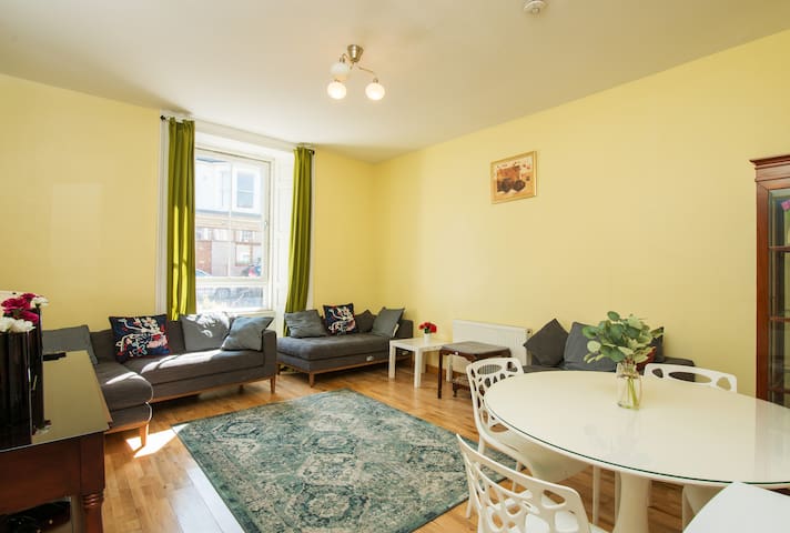 7-Bedroom Townhouse , Edinburgh