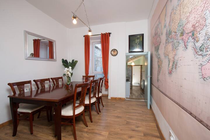 7-Bedroom Townhouse , Edinburgh gallery image 4