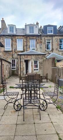 7-Bedroom Townhouse , Edinburgh gallery image 2