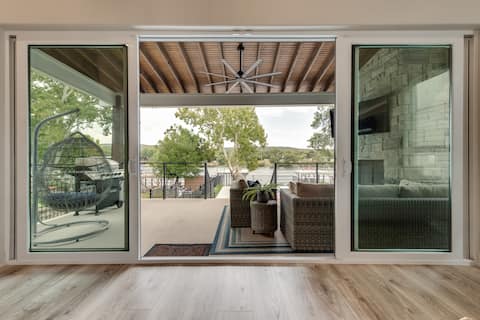 Luxury Lake House w/dock, boat lift, heated pool!