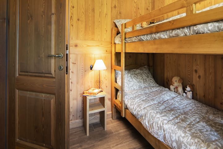 SPÁLŇA S POSCHODOVOU POSTEĽOU