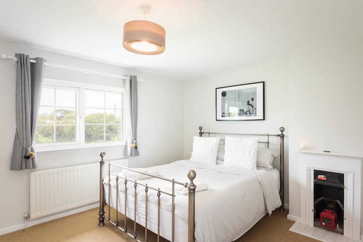 Chumba cha kulala cha kisasa 