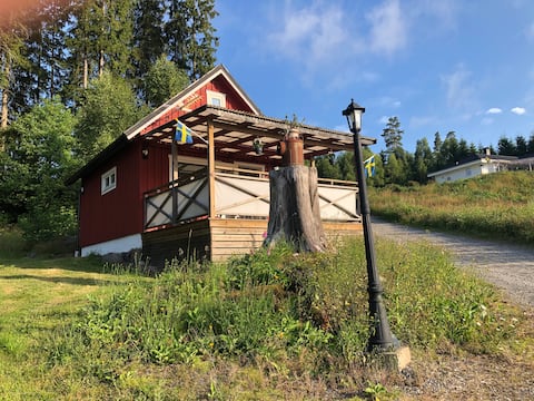 Top Airbnb: HINDÅS. Small cottage by the lake/Cabin by the lake in Härryda