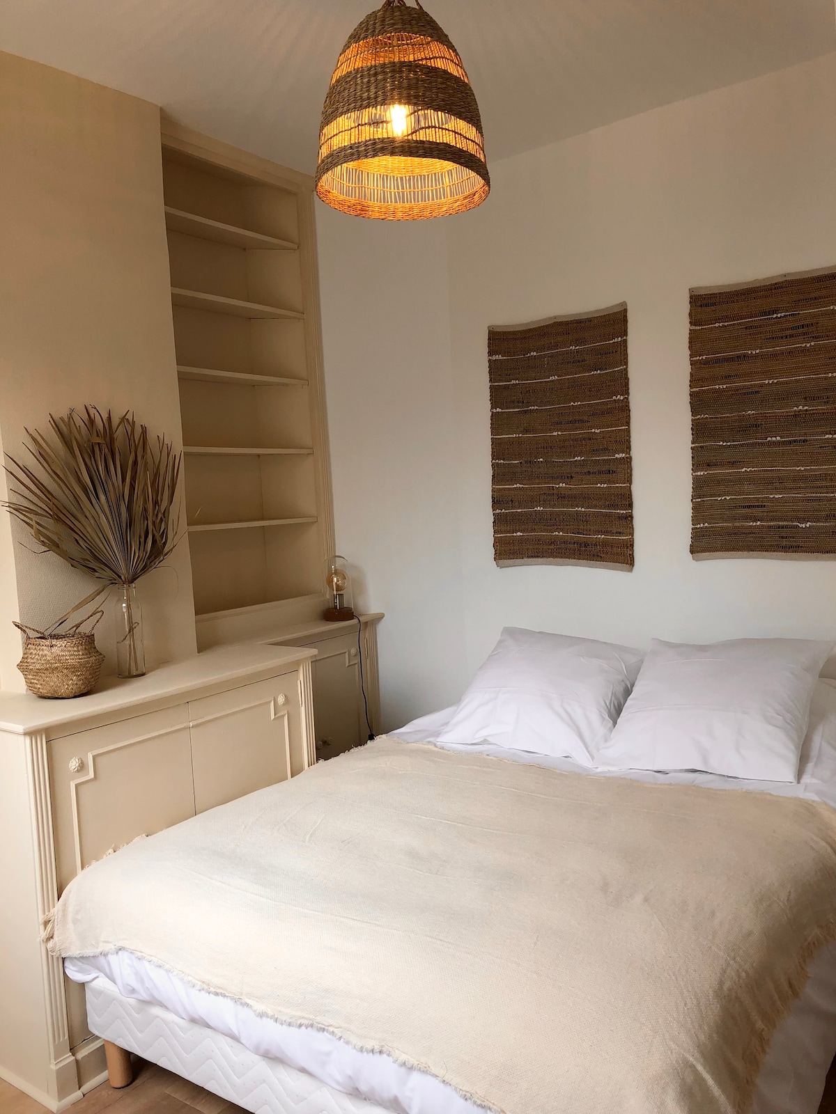 Spálňa s manželskou posteľou 160 x 200