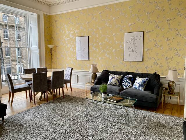 Newly upgraded flat in World Heritage location gallery image 4