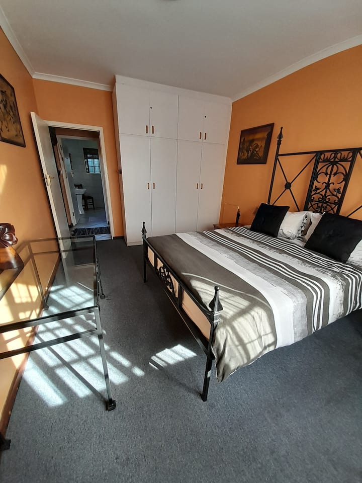 卧室2 -楼下-带淋浴的卫生间