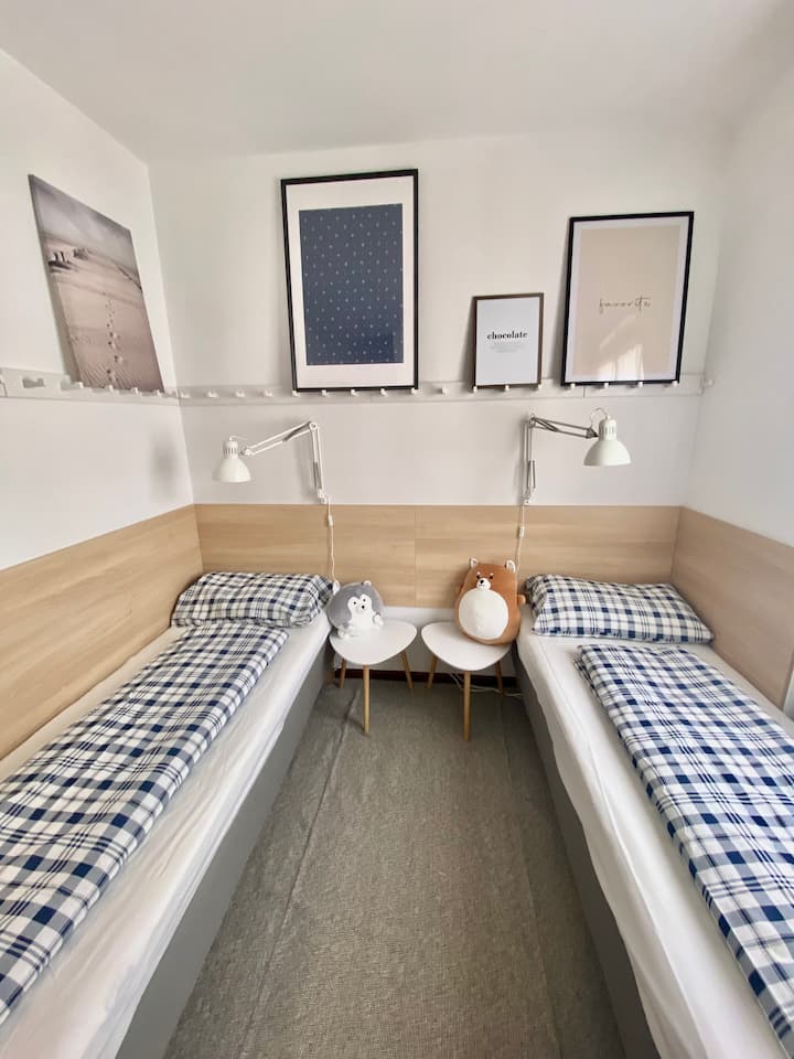 חדר שינה מס '2 עם 2 מיטות יחיד או מיטה זוגית אחת
