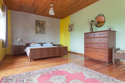 Guest house Vanaturs is located on the seashore