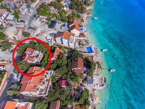 Top performing Airbnb: Newly renovated unique house by the sea in Općina Rogoznica