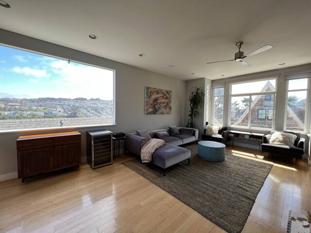 Modern Bernal house with views! gallery image 4