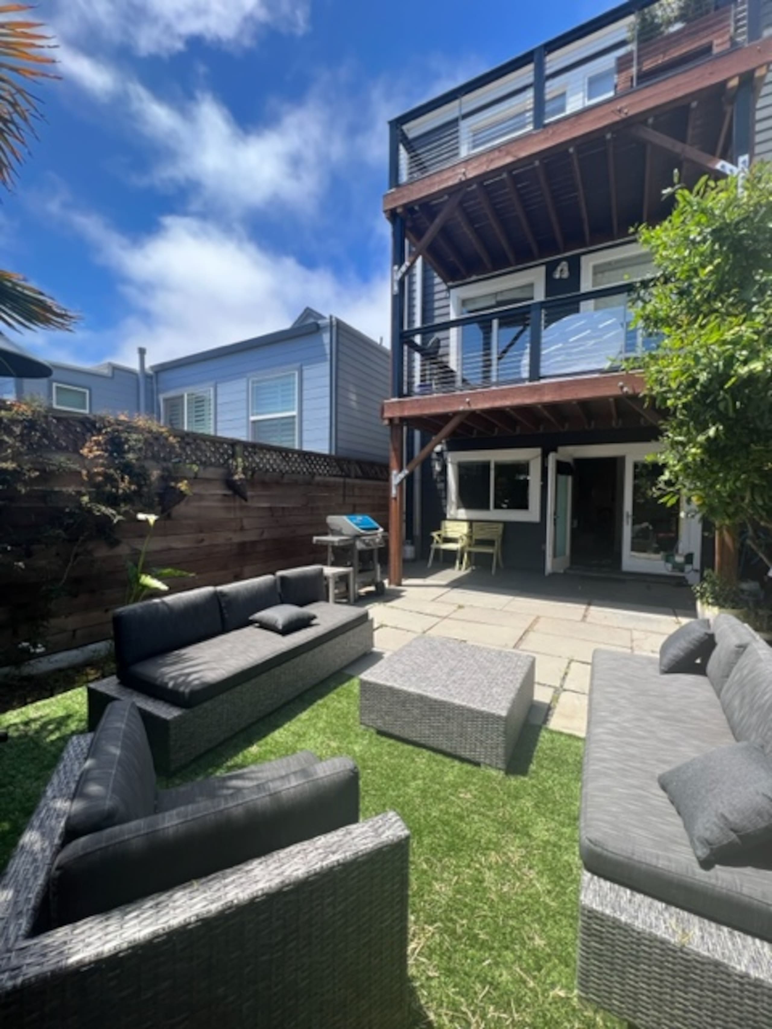 Home in San Francisco · ★4.92 · 3 bedrooms · 3 beds · 3 baths - Image 21