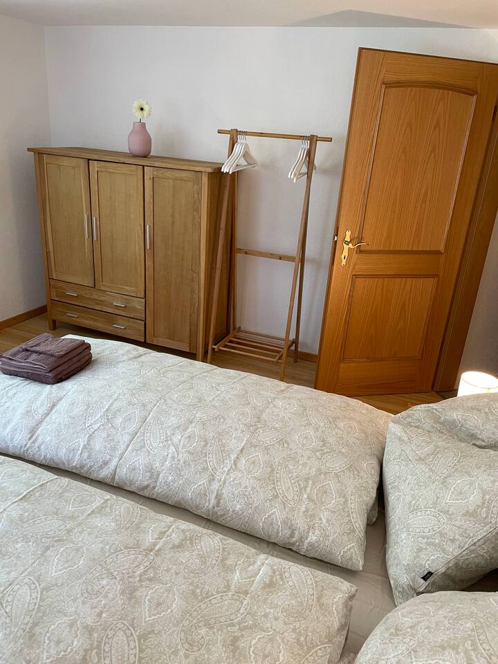 Double room east (bed 180 x 200)