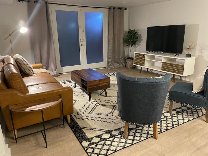 1 Block To Beach & Pleasure Pier | Walk Everywhere - Galveston, TX