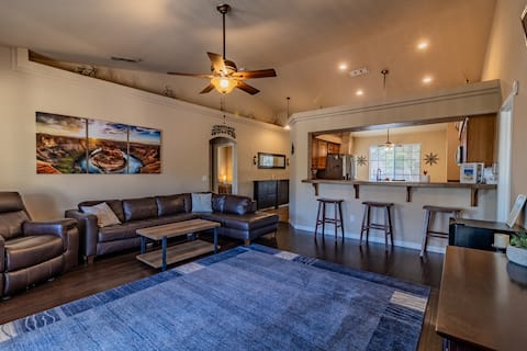 Bullhead Home 5 mins to Casinos/River/Lake Mohave