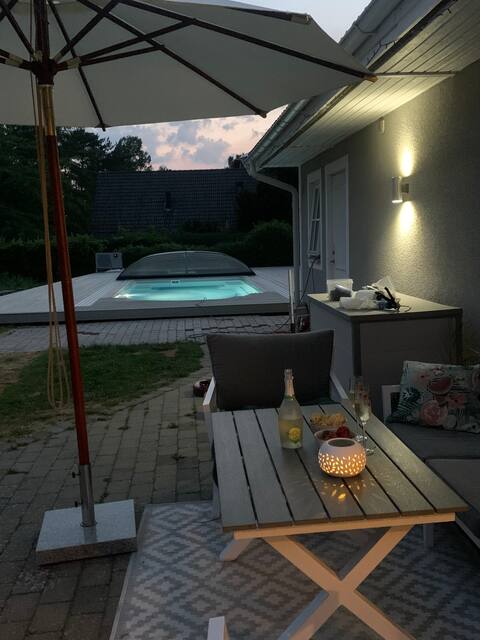 Nice and stylish villa with pool in Färjestaden