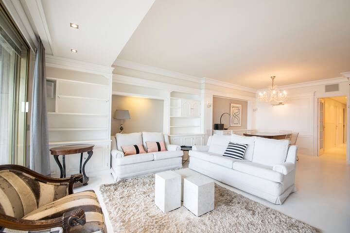 ♥︎BELLA VISTA LUXURY APT | LA CONCHA BEACH VIEWS♥︎ gallery image 4