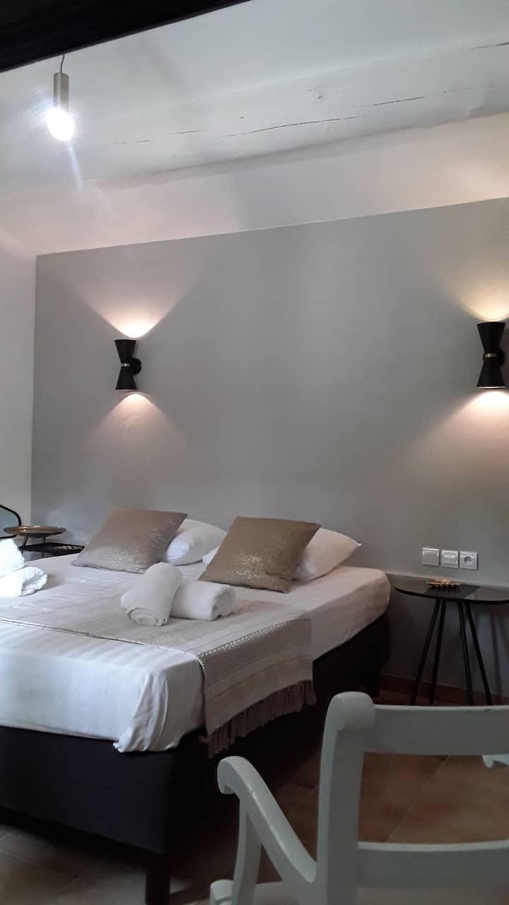 Спалня 1 удобно 160 спално бельо 