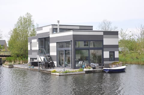 Modern water villa; staying on the water