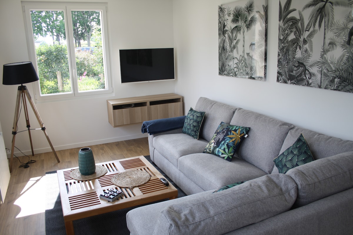 Top performing Airbnb: 3D tour available – House with garden and parking in Caen