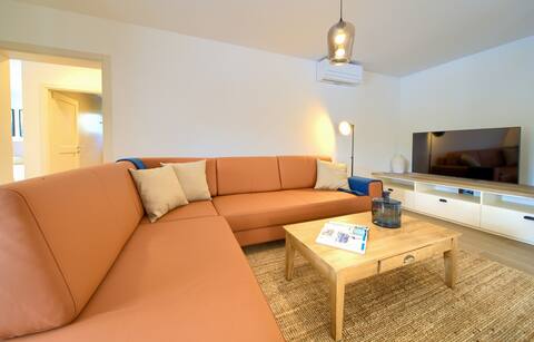 Successful Airbnb property: Charming VILLA ADRIA With Heated Pool ***** in Muraj