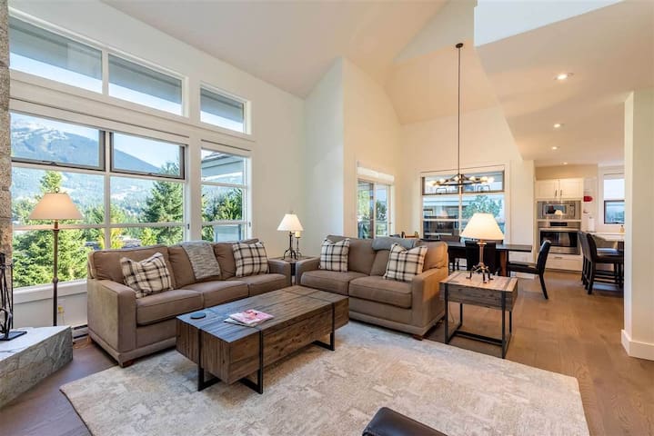 Mountain Moments Property Management managed Airbnb listing 3