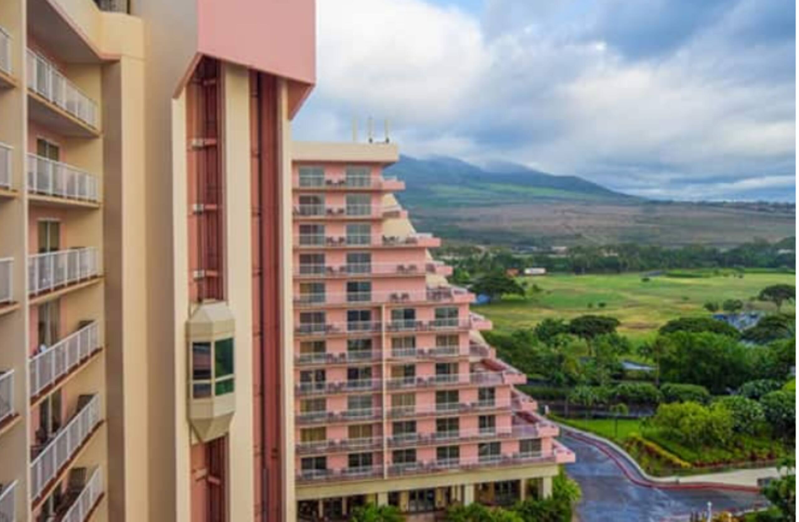 Hotel in Lahaina · ★5.0 · 1 bedroom · 2 beds · 1 shared bath - Image 7