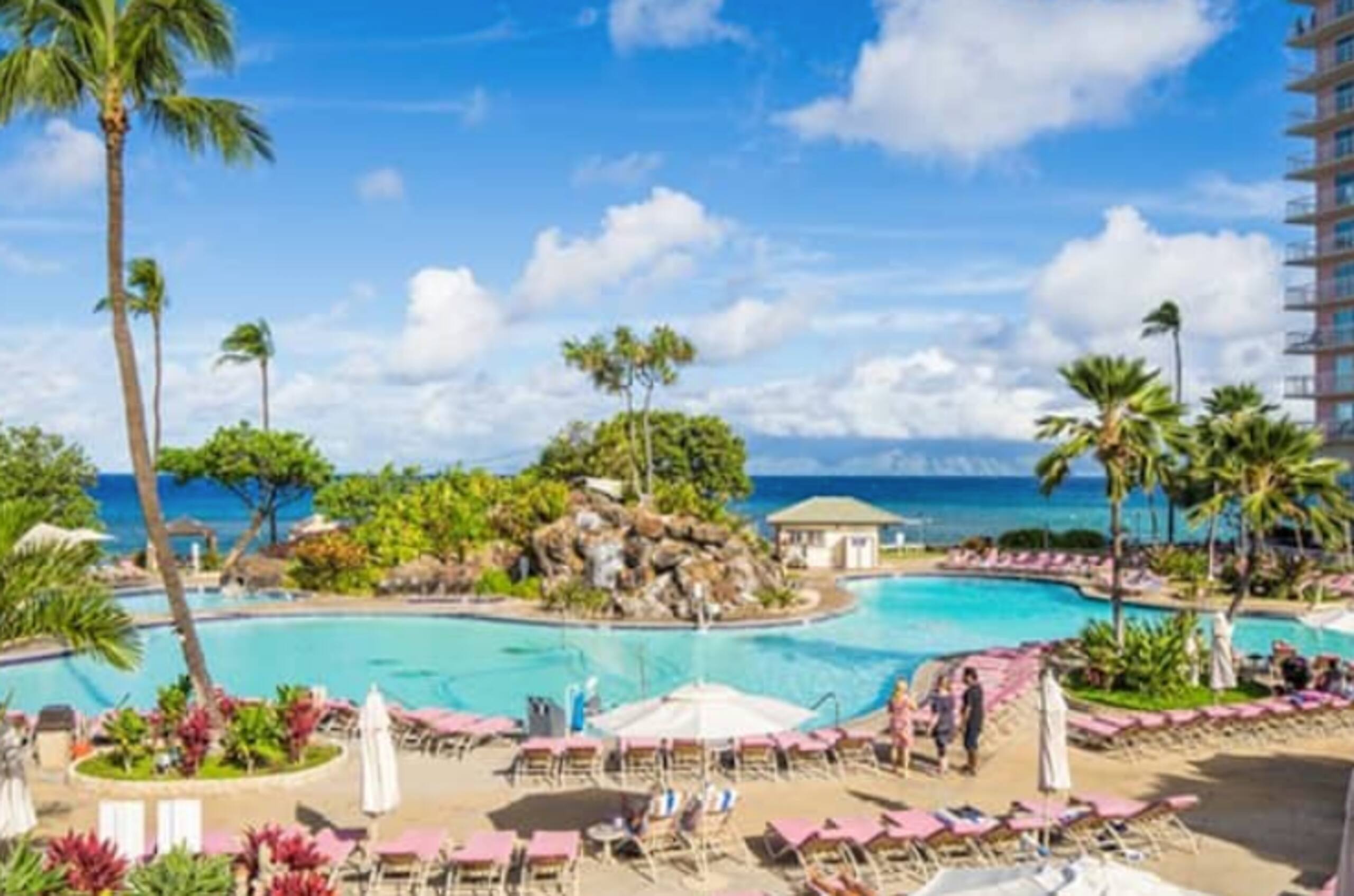 Hotel in Lahaina · ★5.0 · 1 bedroom · 2 beds · 1 shared bath - Image 1