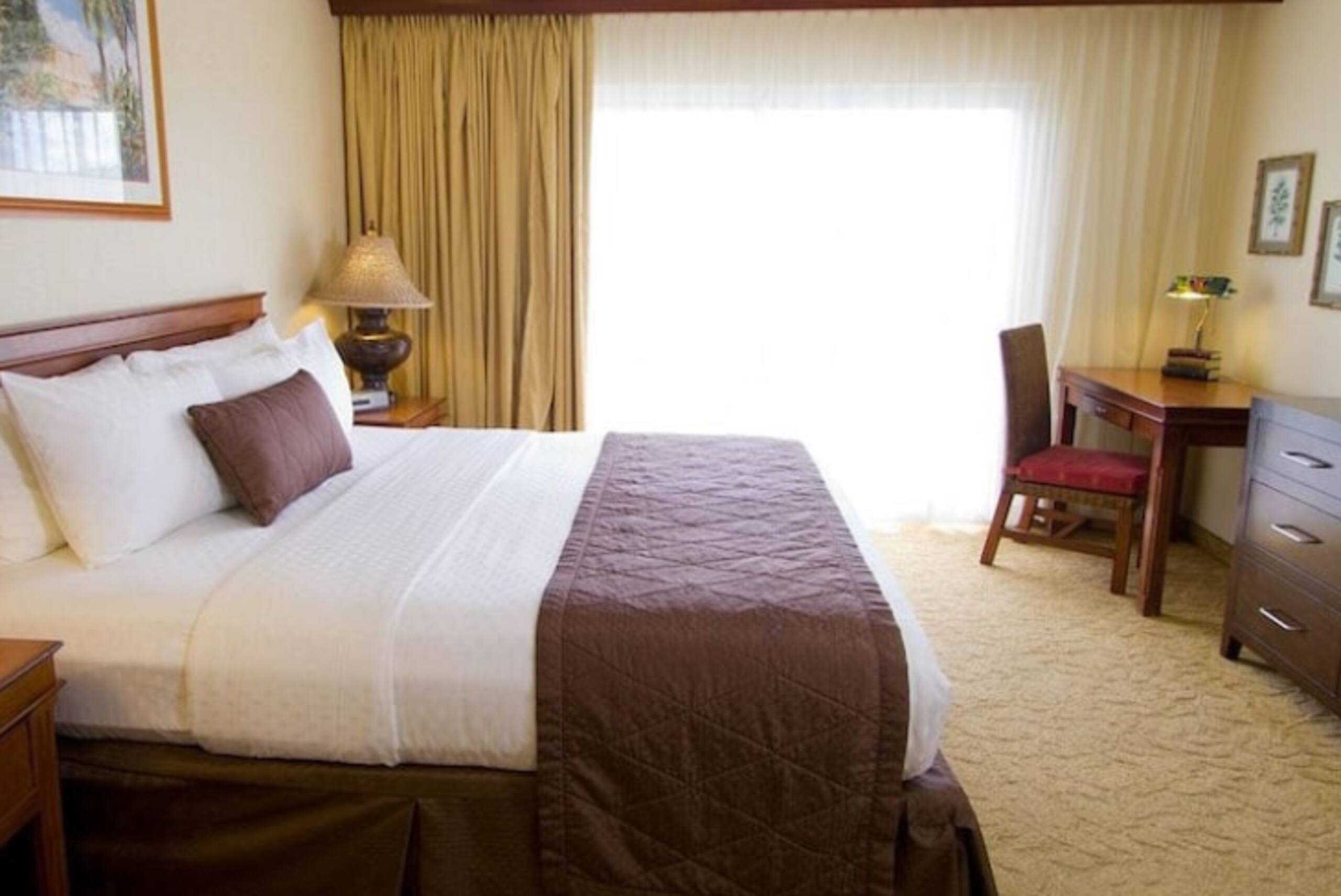 Hotel in Lahaina · ★5.0 · 1 bedroom · 2 beds · 1 shared bath - Image 3