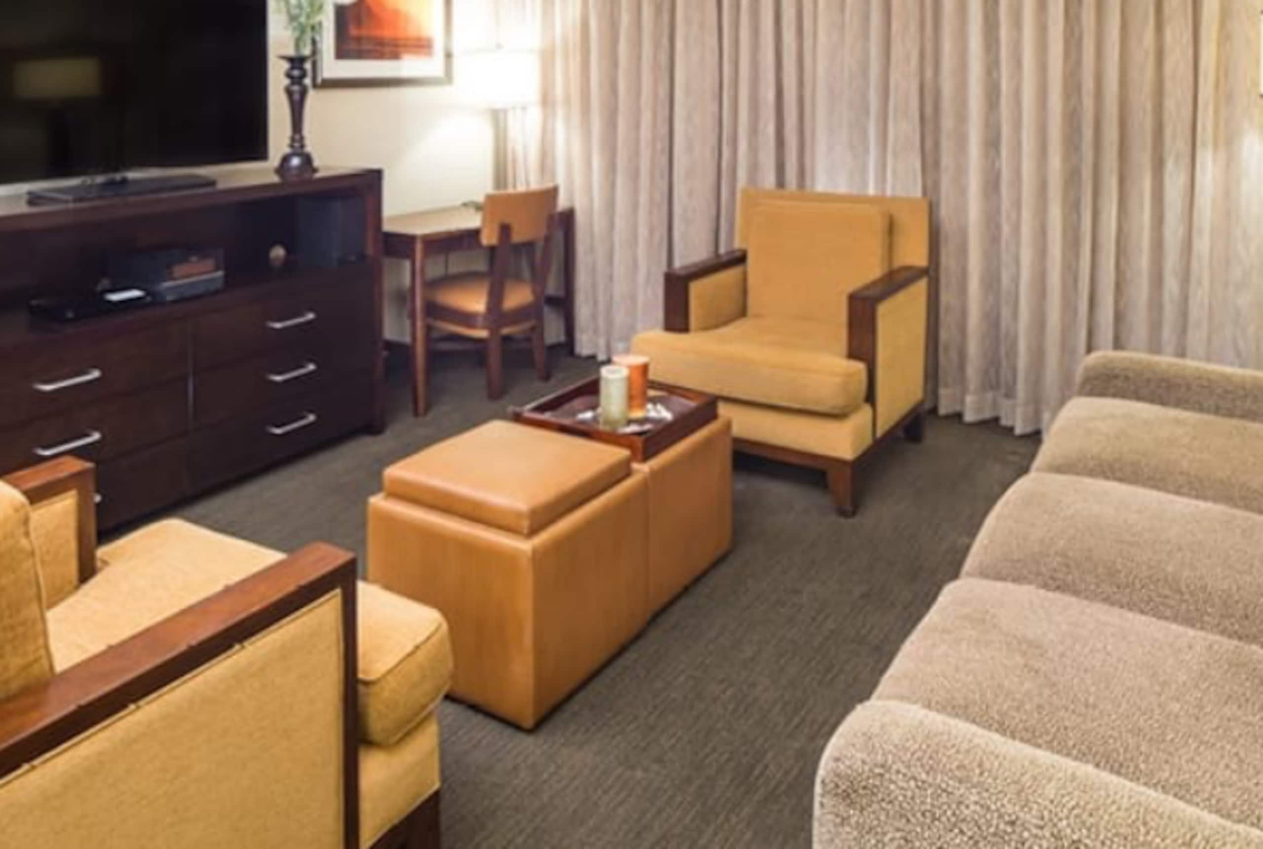 Hotel in Lahaina · ★5.0 · 1 bedroom · 2 beds · 1 shared bath - Image 4