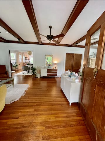 Bishop Arts Boho craftsman with POOL! gallery image 4