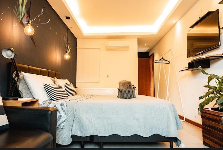 Tulum Suite Imeundwa 
na kitanda cha watu wawili, beseni la kuogea, bafu la kujitegemea, baa ndogo, mwonekano wa lagoon na televisheni mahiri.