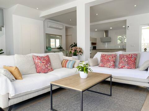 Airbnb con mejor rendimiento: Seafront Villa | Center 3 min walk | Parking en Almuñécar