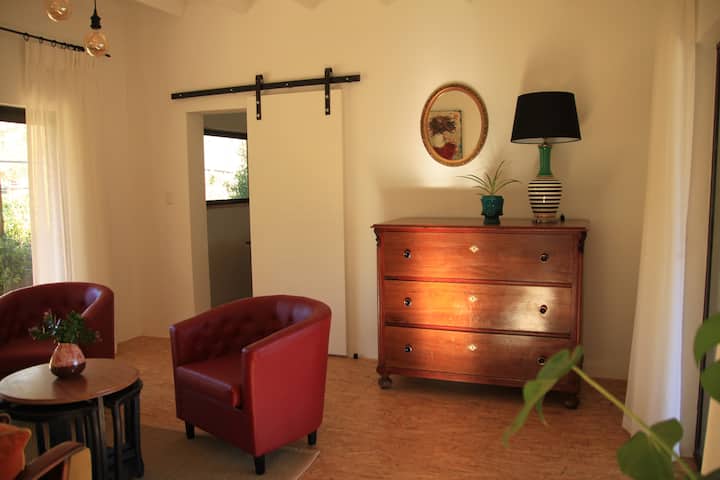 Watersong Cottage-contemporary Klein Karoo Charm - Western Cape