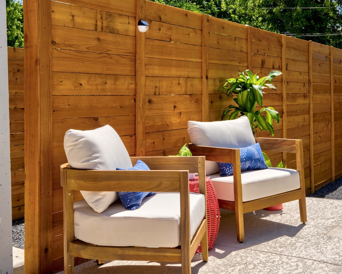 Stay In Style | Cute & Walkable Back House