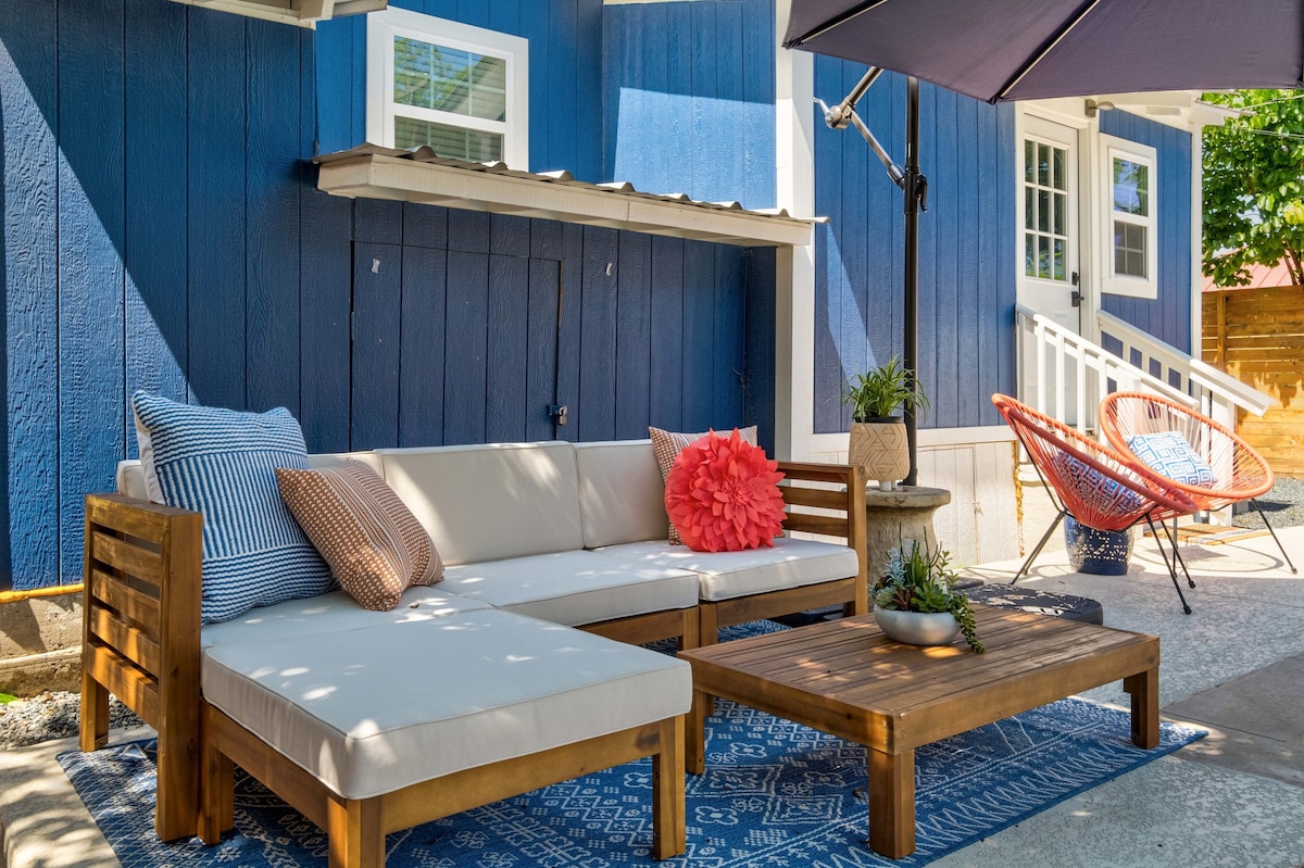 Stay In Style | Cute & Walkable Back House