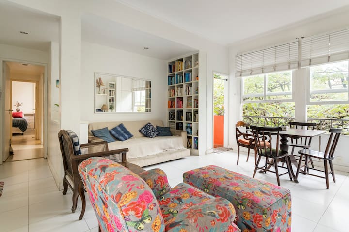 Cozy and familiar 3 bedroom in the heart of leblon