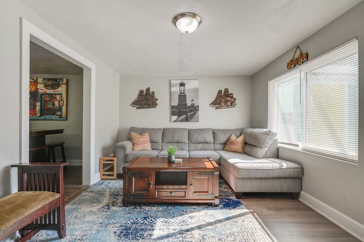 Perfect Beach Getaway For 5! Steps To The Sand! - Hampton, VA