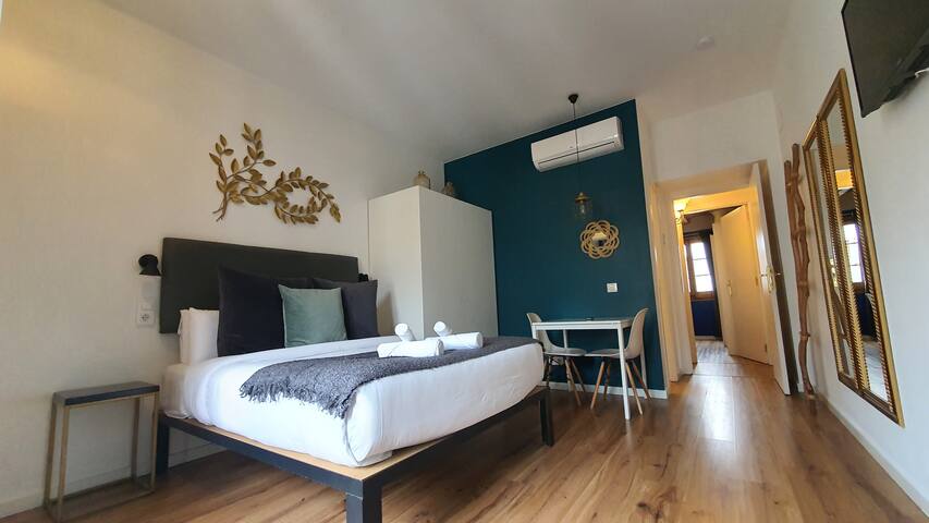 Nice Apt 3 bedrooms En Suite in the Gothic Quarter gallery image 4