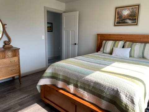 Quiet 3-Bedroom home with  great views