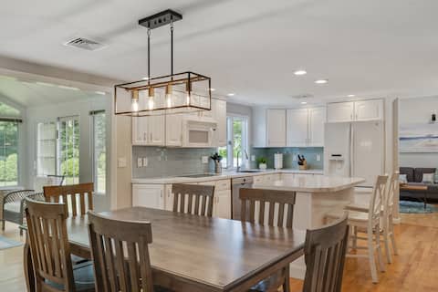 Seabreeze House - Eat, Sleep, Explore & Relax!