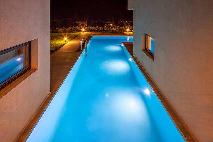 Avra Villa, Pirgos-Villas, Heated Pool, Sea View gallery image 5
