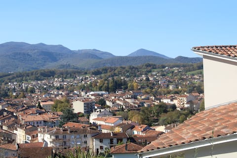 Comfortable house with terrace 2 minutes from the center